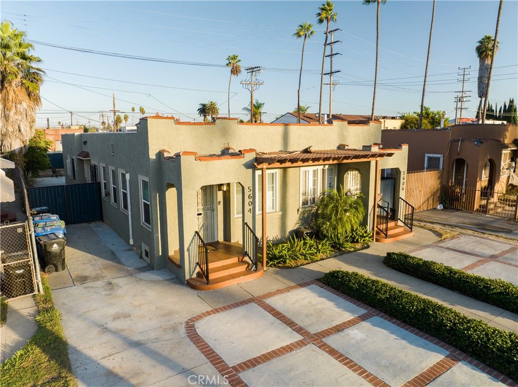 5604 S Manhattan Place, Los Angeles, CA 90062