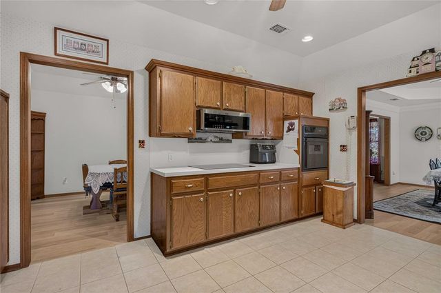 18233 Sierra Lane, Newalla, OK 74857