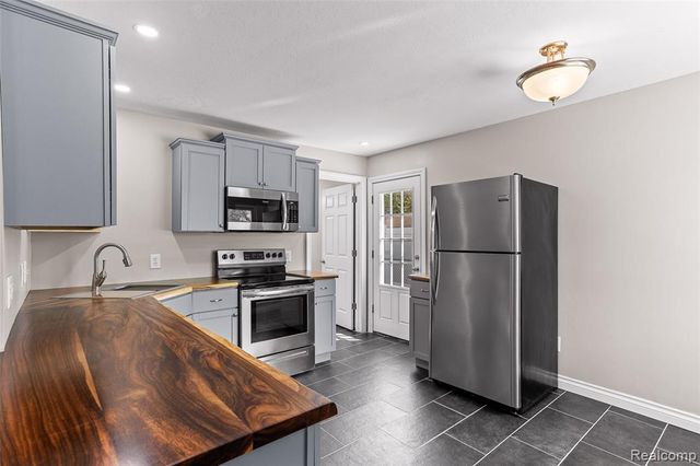 10753 Van Buren Street, Van Buren, MI 48111