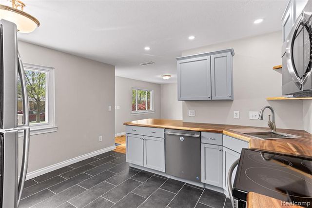 10753 Van Buren Street, Van Buren, MI 48111