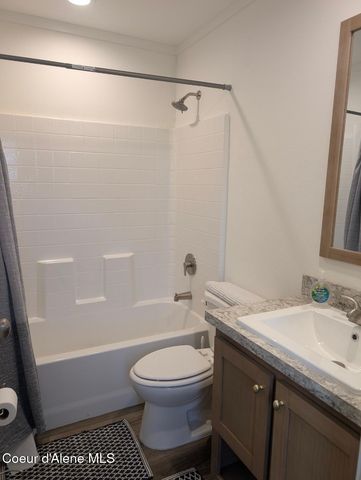 8 Diamond RD, Bonners Ferry, ID 83805