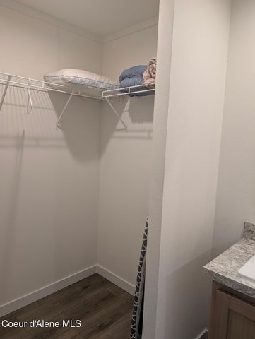 8 Diamond RD, Bonners Ferry, ID 83805