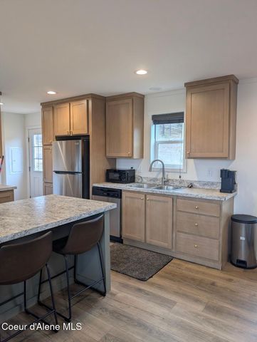 8 Diamond RD, Bonners Ferry, ID 83805