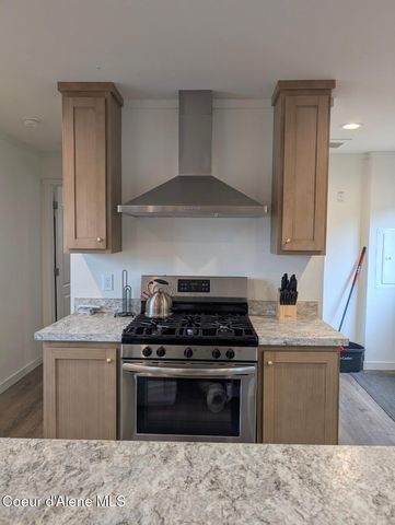 8 Diamond RD, Bonners Ferry, ID 83805