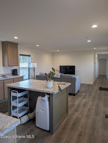 8 Diamond RD, Bonners Ferry, ID 83805