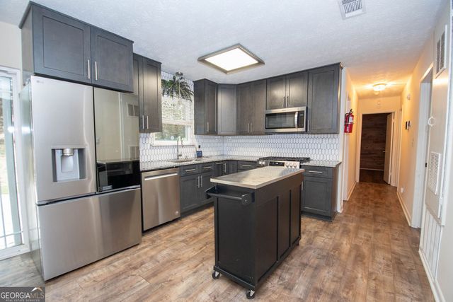 6200 Fieldcrest Drive, Morrow, GA 30260