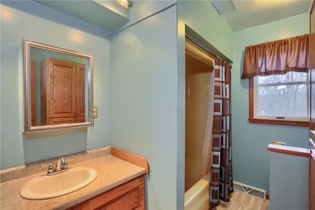 3305 State Rd, Hickory Twp, PA 16105