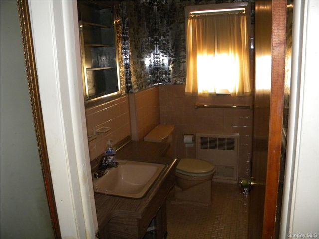 2810 210th Place, Bayside, NY 11360