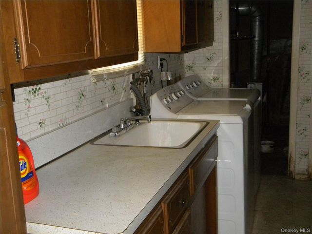 2810 210th Place, Bayside, NY 11360