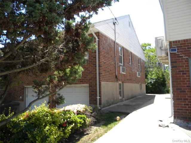 2810 210th Place, Bayside, NY 11360