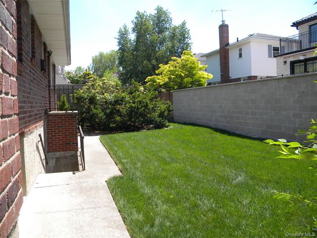 2810 210th Place, Bayside, NY 11360