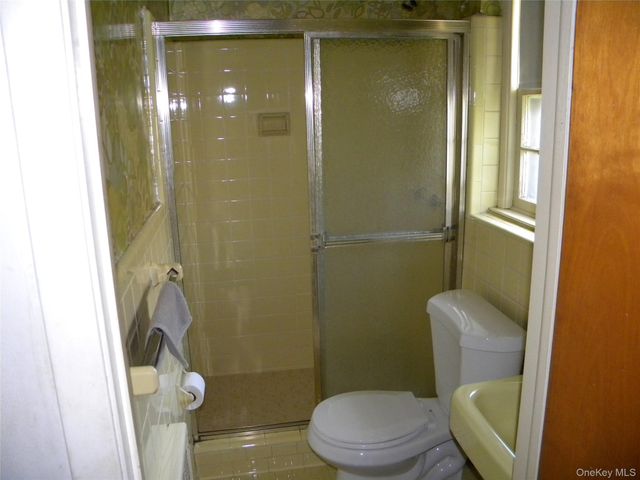 2810 210th Place, Bayside, NY 11360