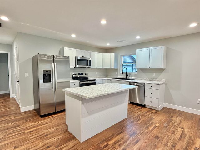 559 NW 3rd Street, Linton, IN 47441