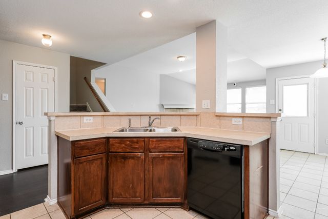 12617 Summerwood Drive, Fort Worth, TX 76028