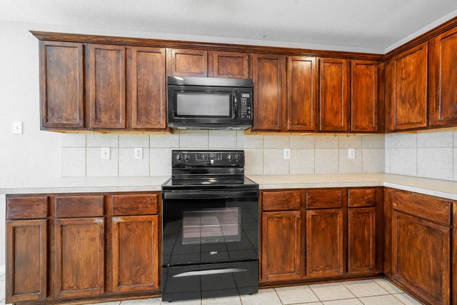 12617 Summerwood Drive, Fort Worth, TX 76028