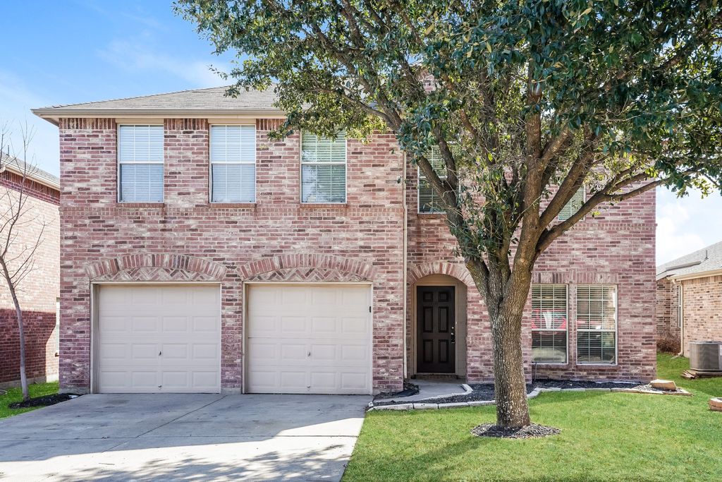 12617 Summerwood Drive, Fort Worth, TX 76028