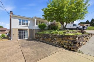 111 Maryland AVENUE, Vandergrift, PA 15690