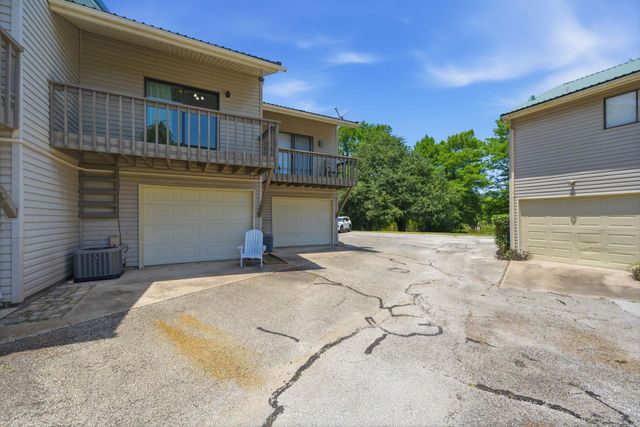 501 Bass Boat Village 112, Huntsville, TX 77320