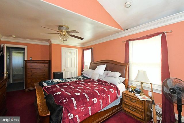 127 HEDGE RD, Levittown, PA 19056