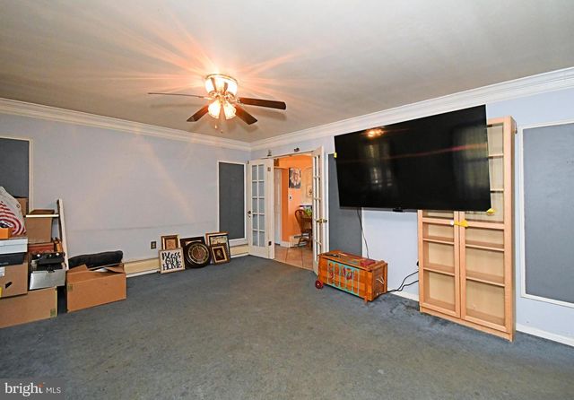 127 HEDGE RD, Levittown, PA 19056