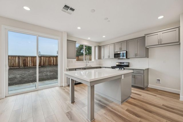 1308 Sunningdale Lane, Fairfield, CA 94533