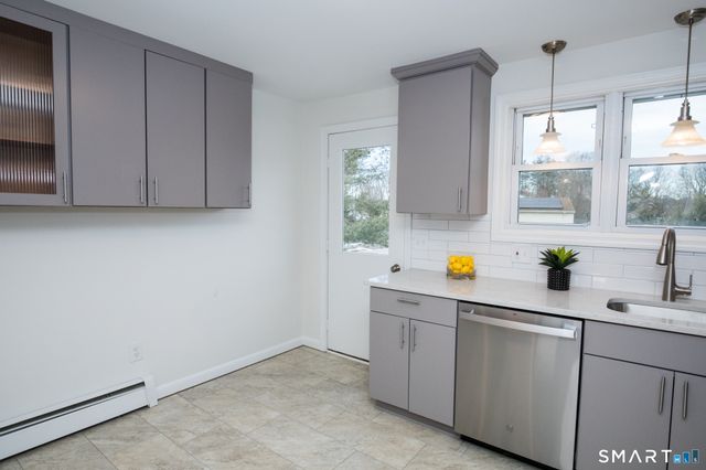 291 Cartpath Drive, Meriden, CT 06450