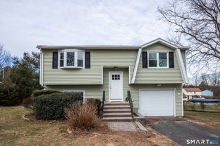 291 Cartpath Drive, Meriden, CT 06450