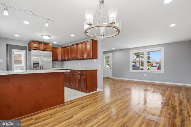 1061 YORK AVE, Lansdale, PA 19446