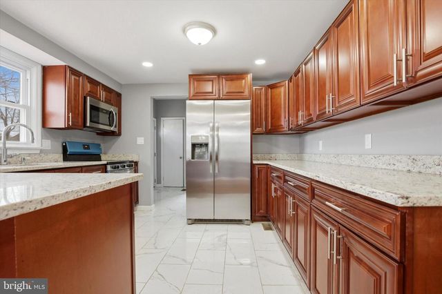 1061 YORK AVE, Lansdale, PA 19446