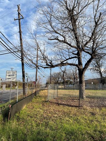 6011 Bolm RD, Austin, TX 78721