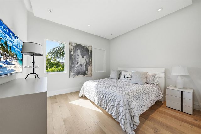 364 Golden Beach Dr, Golden Beach, FL 33160