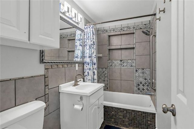 1124 S Haden Street, Independence, MO 64050