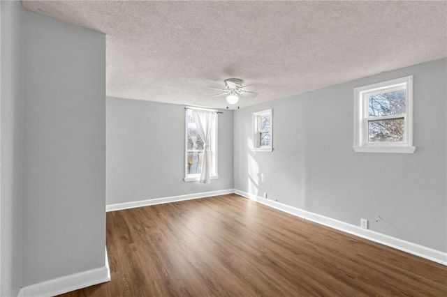 1124 S Haden Street, Independence, MO 64050