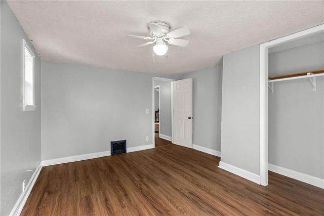 1124 S Haden Street, Independence, MO 64050