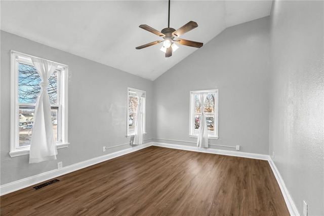 1124 S Haden Street, Independence, MO 64050