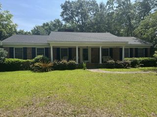 1 Mcclary Street, Summerton, SC 29148