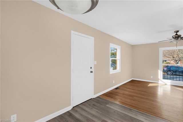 1884 Deborah Lane, Winston-salem, NC 27103