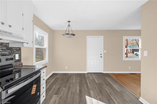 1884 Deborah Lane, Winston-salem, NC 27103