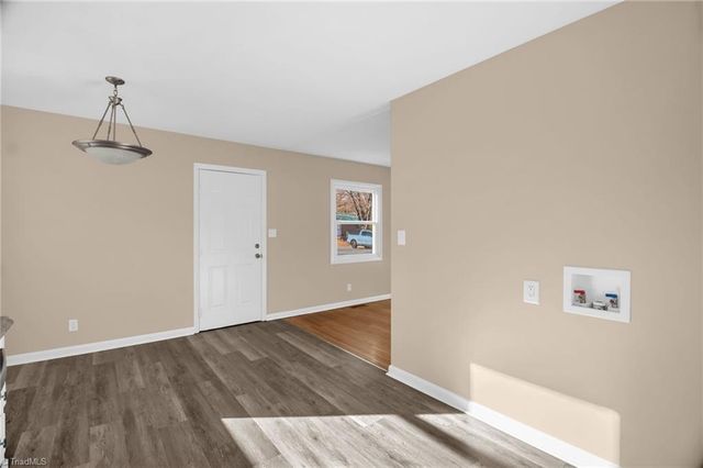 1884 Deborah Lane, Winston-salem, NC 27103