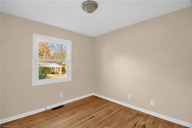 1884 Deborah Lane, Winston-salem, NC 27103