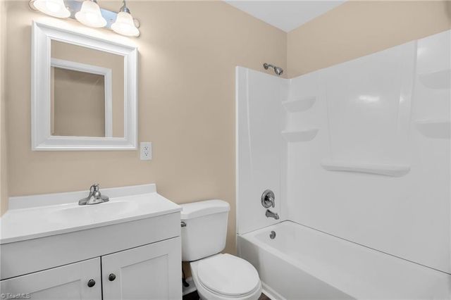 1884 Deborah Lane, Winston-salem, NC 27103