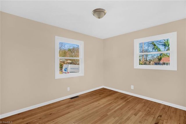 1884 Deborah Lane, Winston-salem, NC 27103