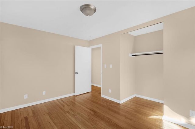 1884 Deborah Lane, Winston-salem, NC 27103