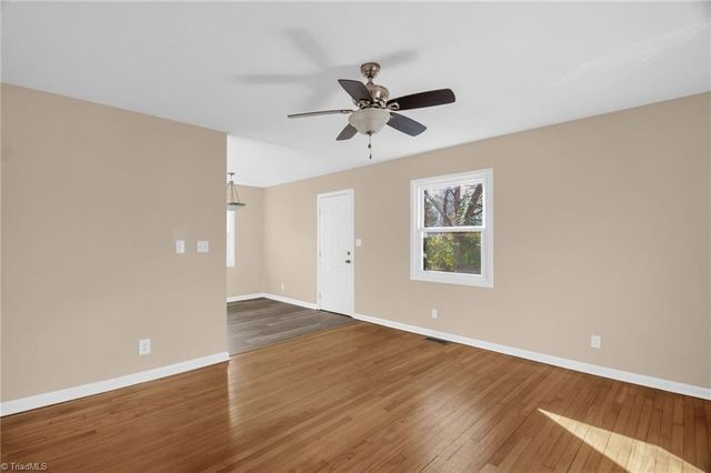 1884 Deborah Lane, Winston-salem, NC 27103