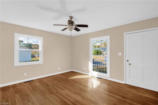 1884 Deborah Lane, Winston-salem, NC 27103