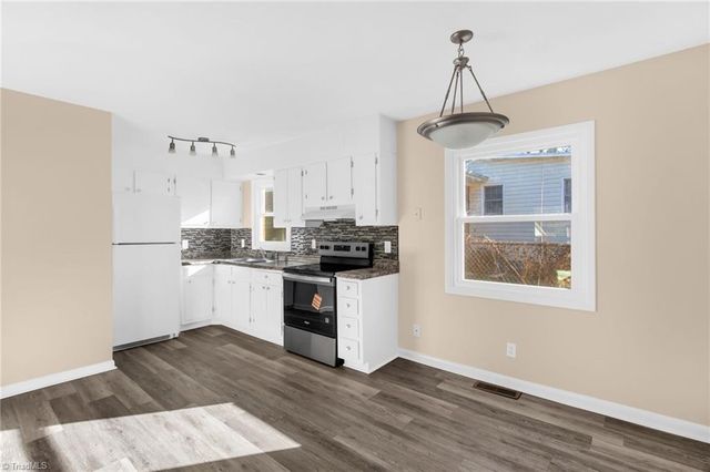 1884 Deborah Lane, Winston-salem, NC 27103