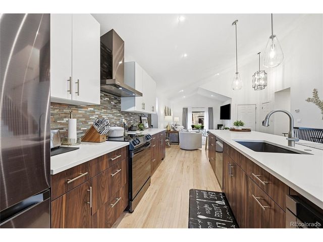 7206 S Pierson St, Littleton, CO 80127