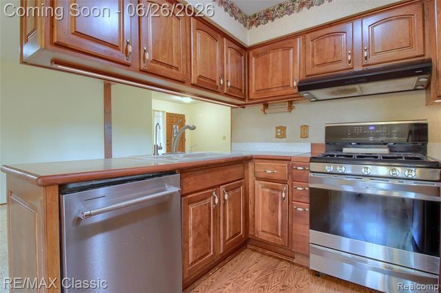 6957 Carriage Hills Drive, Canton, MI 48187