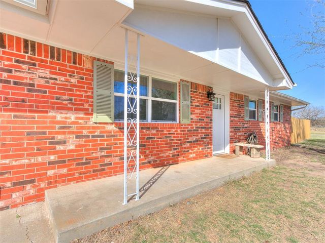 121 W Fourth Street, Union City, OK 73090