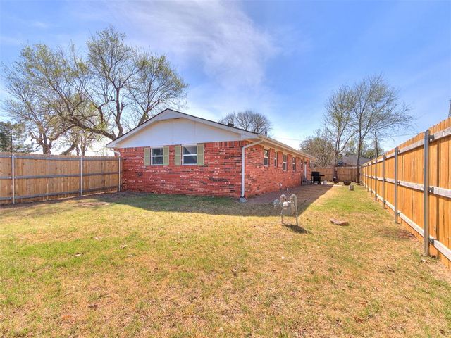 121 W Fourth Street, Union City, OK 73090